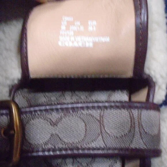 Coach Close Toe Women's Shearling Sherpa slippers Size 9 - Picture 3 of 6